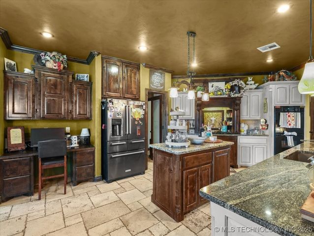 555 White Chimney, Stuart, OK 74570