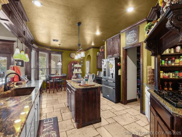 555 White Chimney, Stuart, OK 74570