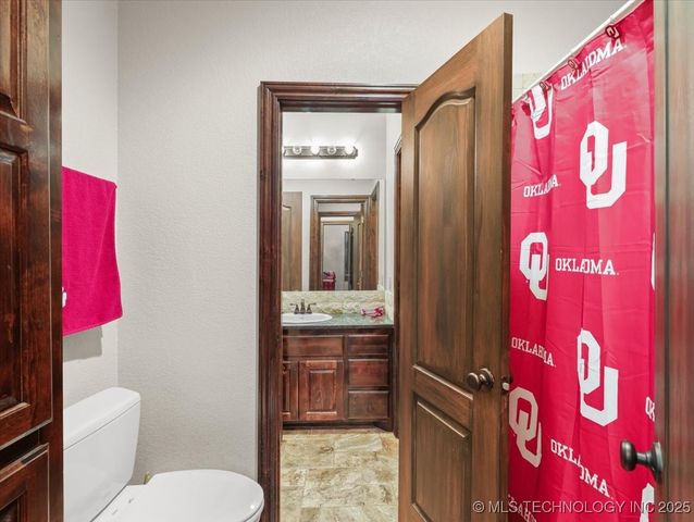 555 White Chimney, Stuart, OK 74570