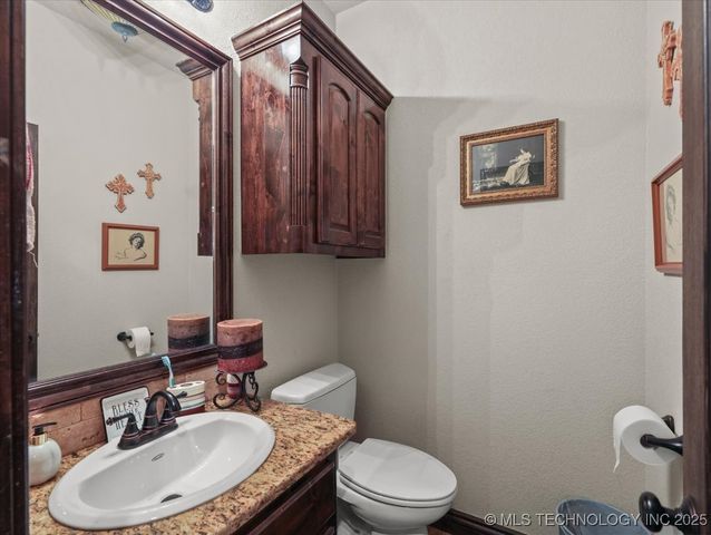 555 White Chimney, Stuart, OK 74570