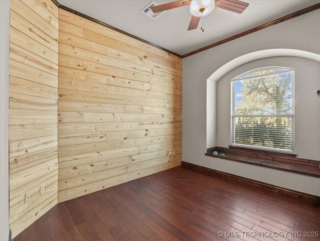 555 White Chimney, Stuart, OK 74570