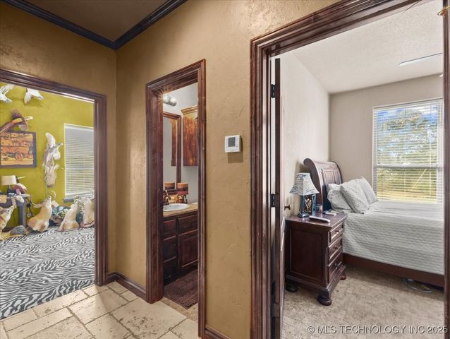 555 White Chimney, Stuart, OK 74570