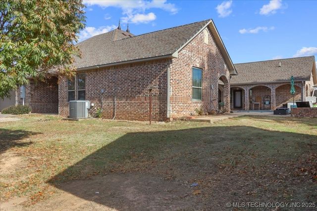 555 White Chimney, Stuart, OK 74570