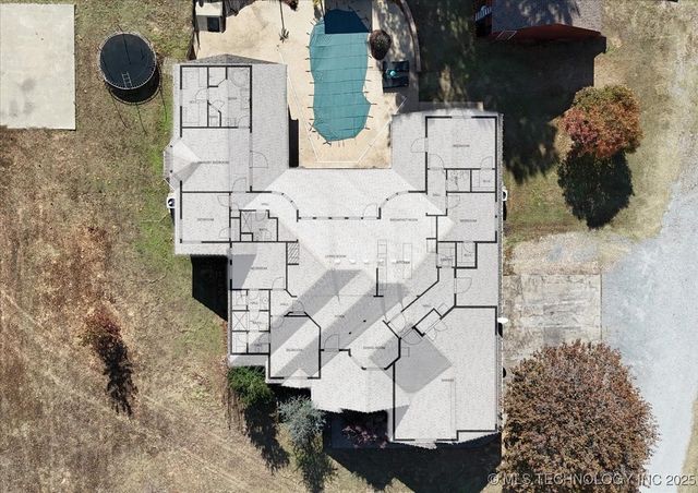 555 White Chimney, Stuart, OK 74570