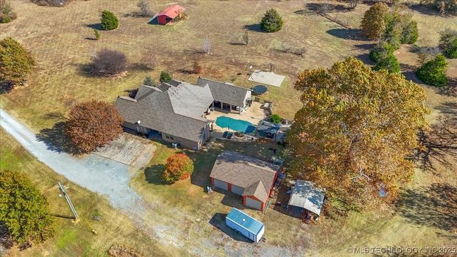555 White Chimney, Stuart, OK 74570