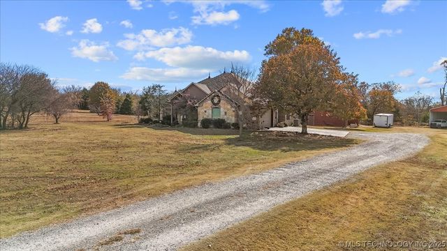 555 White Chimney, Stuart, OK 74570