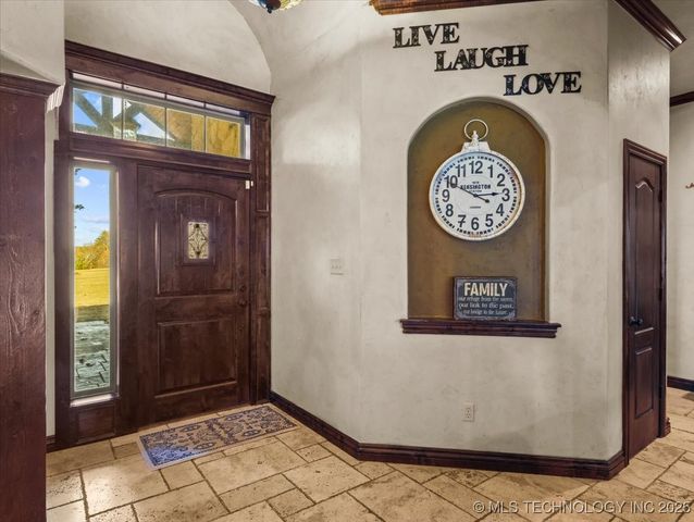 555 White Chimney, Stuart, OK 74570