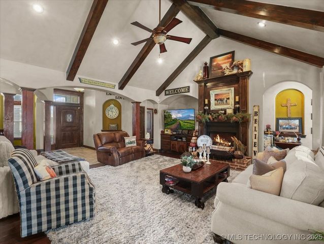 555 White Chimney, Stuart, OK 74570