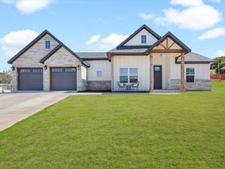 1305 Shawnee Trail, Granbury, TX 76048