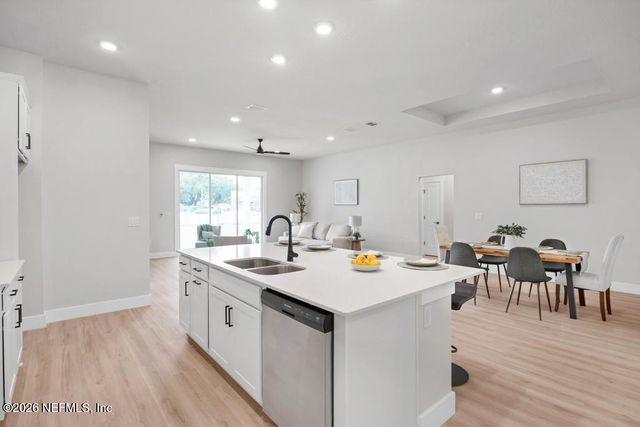 4524 PINEWOOD Avenue, Jacksonville, FL 32207