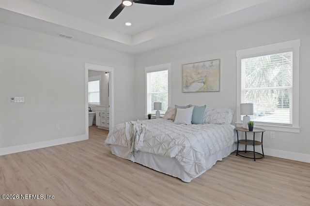 4524 PINEWOOD Avenue, Jacksonville, FL 32207