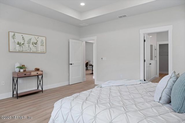 4524 PINEWOOD Avenue, Jacksonville, FL 32207