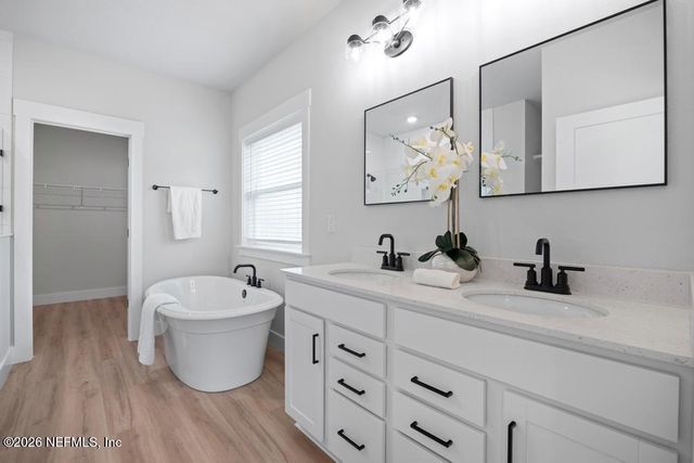 4524 PINEWOOD Avenue, Jacksonville, FL 32207