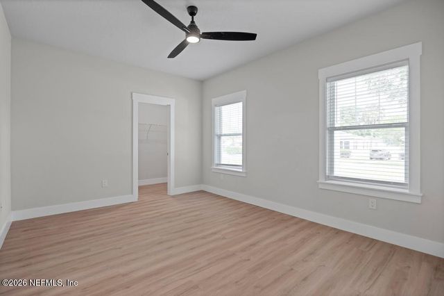 4524 PINEWOOD Avenue, Jacksonville, FL 32207