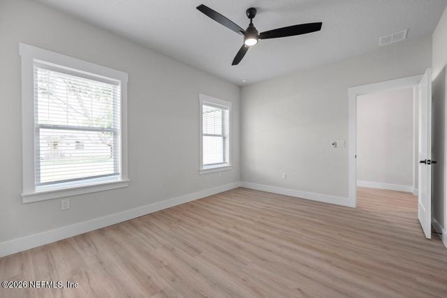 4524 PINEWOOD Avenue, Jacksonville, FL 32207