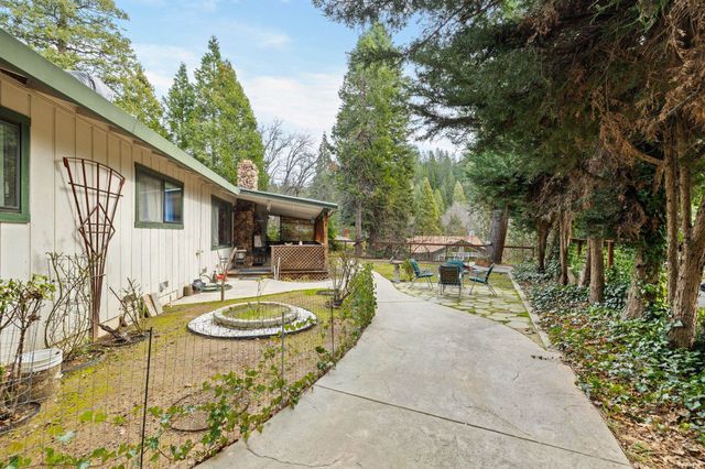 22698 Robin Hood Dr, Twain Harte, CA 95383