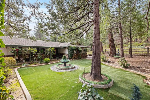 22698 Robin Hood Dr, Twain Harte, CA 95383