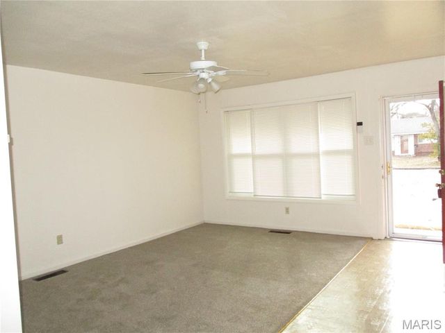 833 Lebon Drive, St Louis, MO 63137