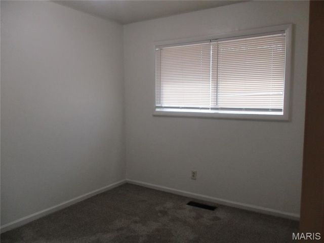 833 Lebon Drive, St Louis, MO 63137