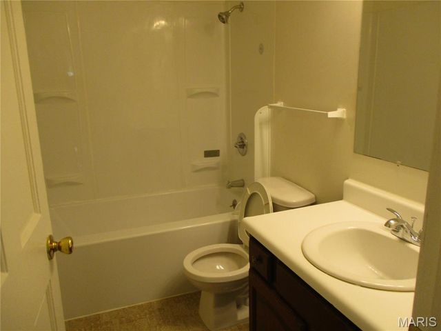 833 Lebon Drive, St Louis, MO 63137