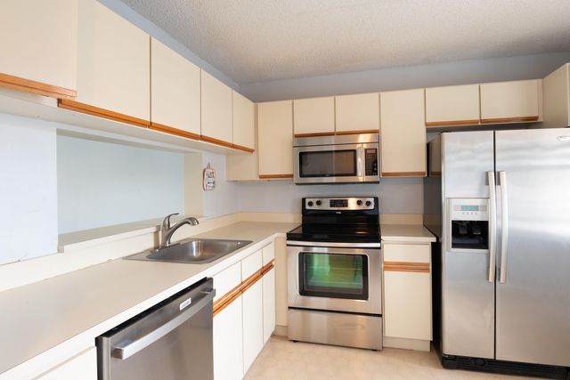 3031 Holiday Springs Boulevard 201-7, Margate, FL 33063