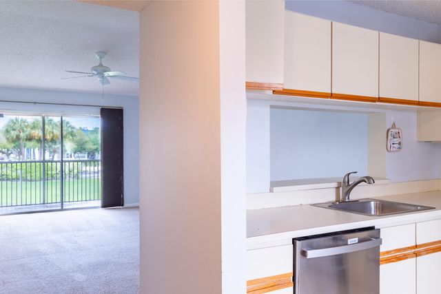 3031 Holiday Springs Boulevard 201-7, Margate, FL 33063