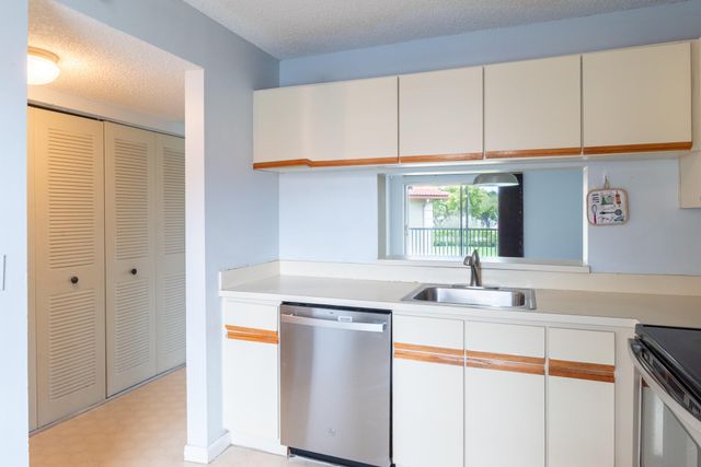 3031 Holiday Springs Boulevard 201-7, Margate, FL 33063