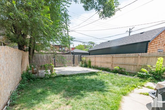 1227 N Rockwell Street 2, Chicago, IL 60622