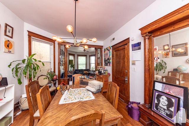 1227 N Rockwell Street 2, Chicago, IL 60622