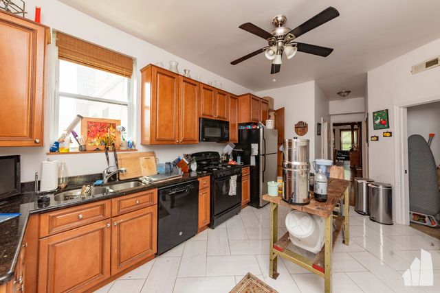 1227 N Rockwell Street 2, Chicago, IL 60622