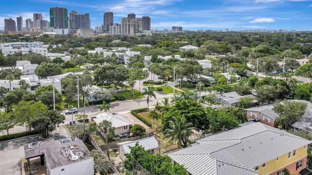 11 SW 11th Avenue, Fort Lauderdale, FL 33312