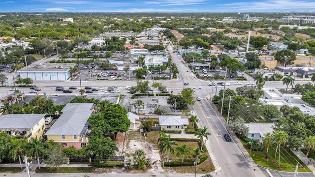 11 SW 11th Avenue, Fort Lauderdale, FL 33312