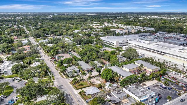 11 SW 11th Avenue, Fort Lauderdale, FL 33312