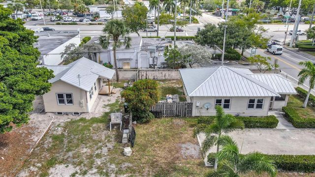 11 SW 11th Avenue, Fort Lauderdale, FL 33312