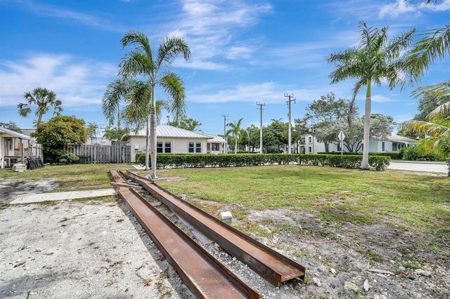 11 SW 11th Avenue, Fort Lauderdale, FL 33312