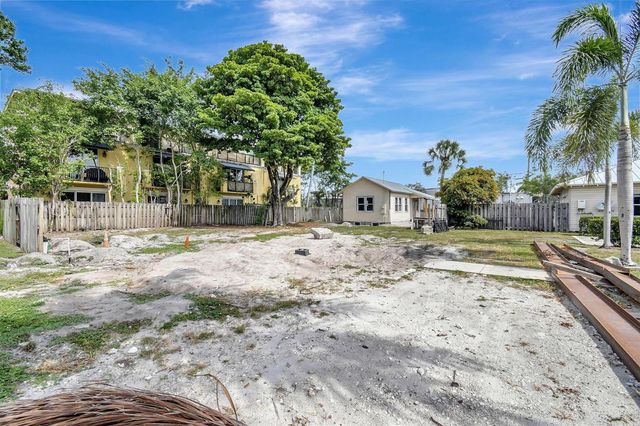 11 SW 11th Avenue, Fort Lauderdale, FL 33312