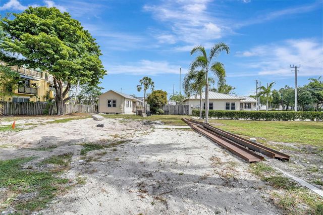 11 SW 11th Avenue, Fort Lauderdale, FL 33312