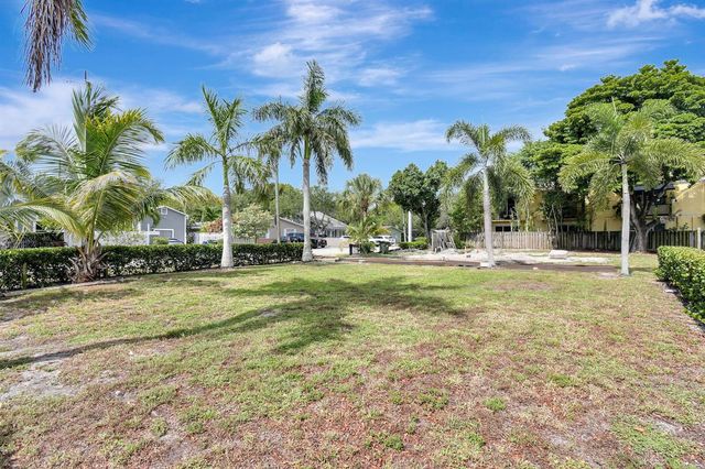 11 SW 11th Avenue, Fort Lauderdale, FL 33312