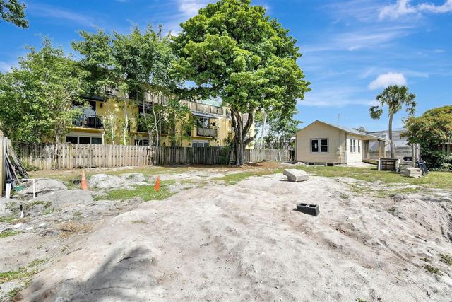 11 SW 11th Avenue, Fort Lauderdale, FL 33312