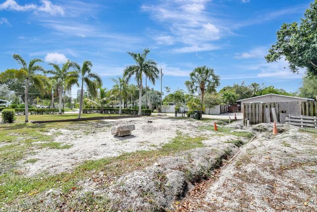 11 SW 11th Avenue, Fort Lauderdale, FL 33312