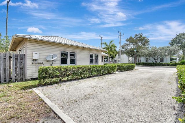 11 SW 11th Avenue, Fort Lauderdale, FL 33312