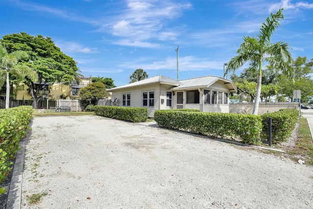 11 SW 11th Avenue, Fort Lauderdale, FL 33312