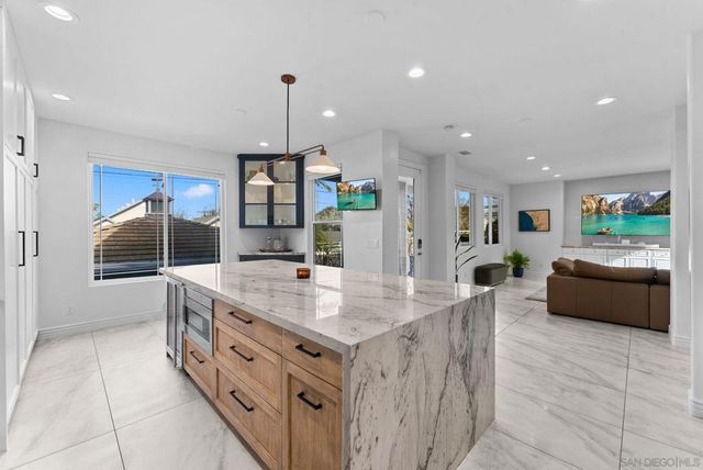 1550 Morenci St, San Diego, CA 92110