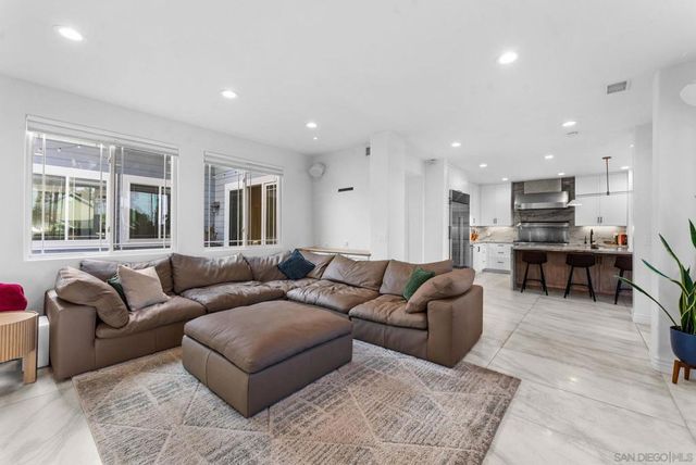 1550 Morenci St, San Diego, CA 92110