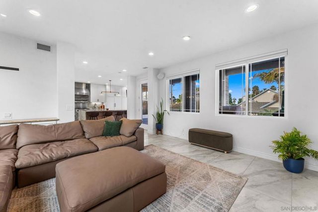 1550 Morenci St, San Diego, CA 92110