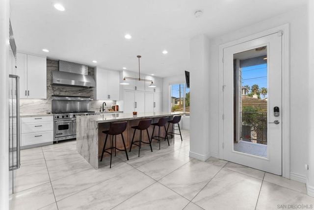 1550 Morenci St, San Diego, CA 92110