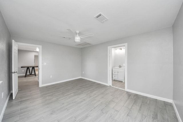 1047 Old Varley Lane, Sheridan, TX 78962
