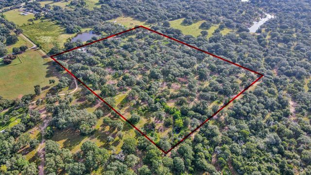 1047 Old Varley Lane, Sheridan, TX 78962