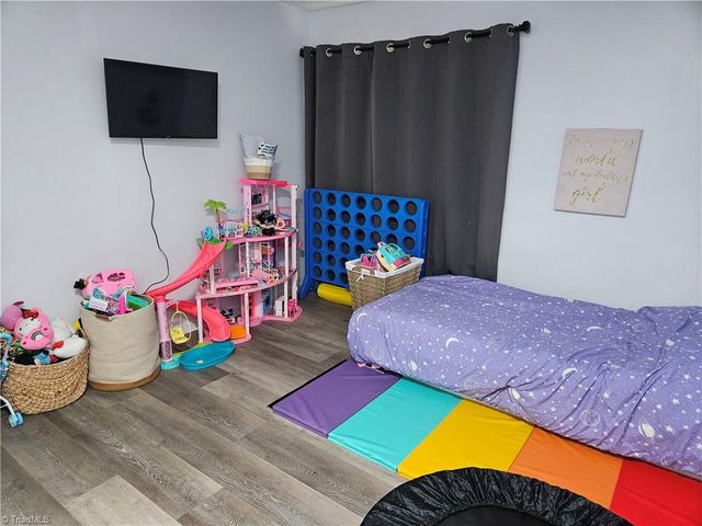 303 Lamplighter Circle, Winston-salem, NC 27104