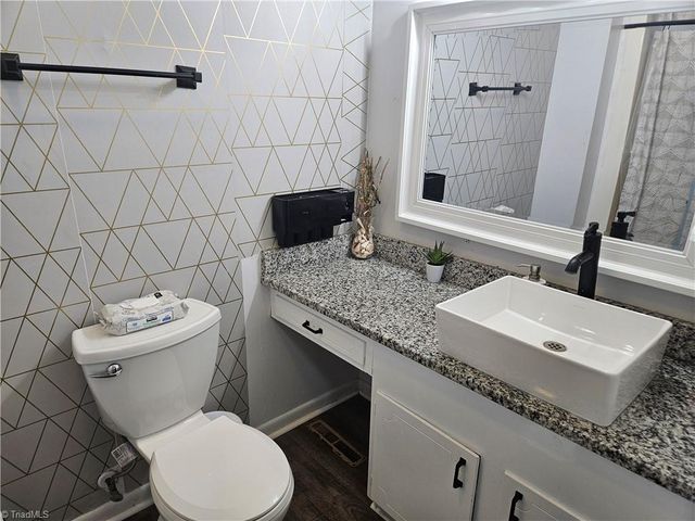 303 Lamplighter Circle, Winston-salem, NC 27104